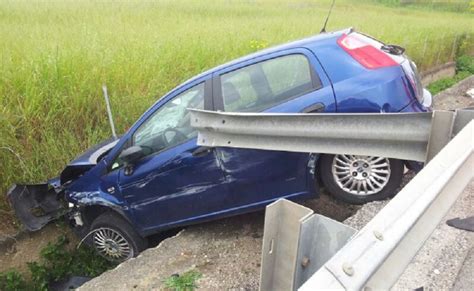 Tragedia Sulle Strade Siciliane Muore Un Giovane Di 25 Anni