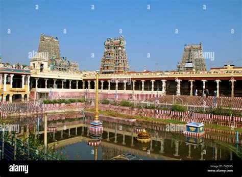 view  theppakulam sri meenakshi temple madurai tamil nadu south india