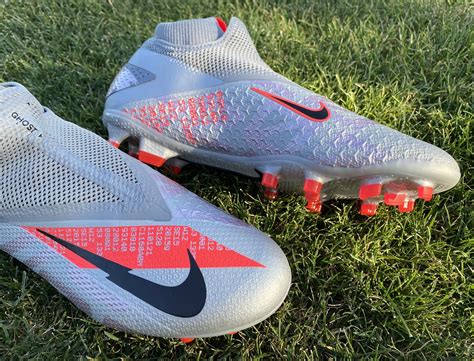 Nike Phantom Vision Pro Upper Performance Soccer Cleats 101