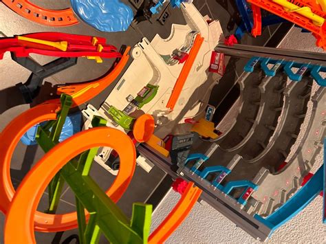 Riesen Hot Wheels Set Parkgarage etc Gebraucht in Rupperswil für CHF nur Abholung auf
