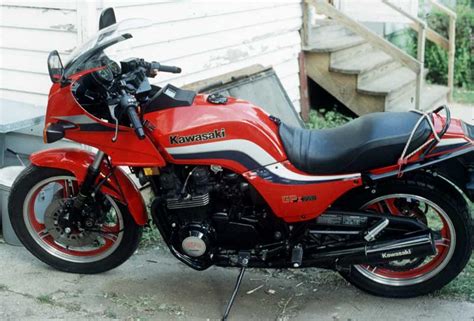 1982 Kawasaki Z1100 GP Moto ZombDrive