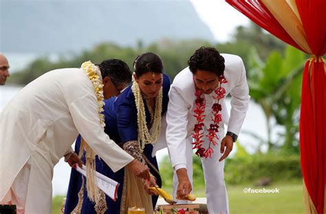 US Congresswoman Tulsi Gabbard weds in traditional Hindu ceremony ...