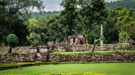 Menyusuri Eksotisme Candi Sukuh Di Kesejukan Gunung Lawu