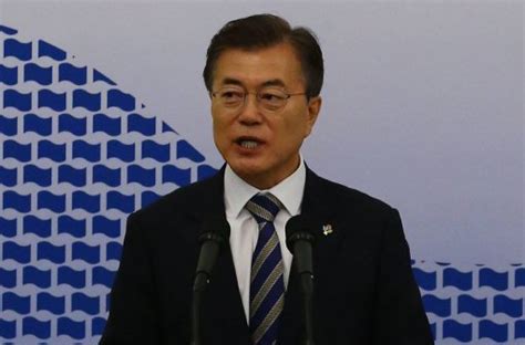 안경환 파장 때문文대통령 지지율 756로 하락 부정평가 3주 연속 상승 네이트 뉴스