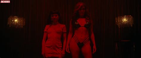 Jennifer Lopez Nude Pics Page