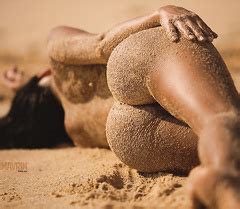 Hot Chicks And Sand Pics