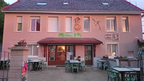 Les Chamois Restaurant Bourg De Sirod Jura Tourisme