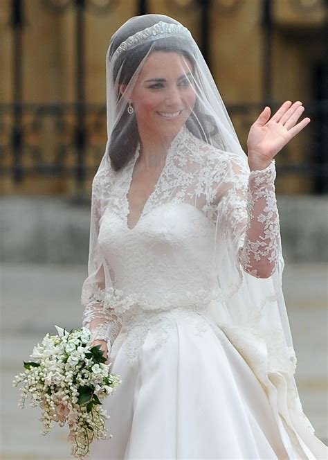 Kate Middletons Wedding Dress Photos And Details