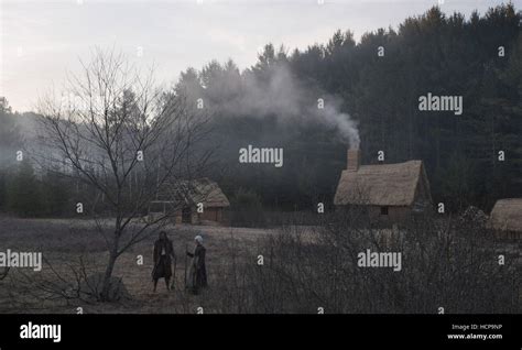 THE WITCH, (aka THE VVITCH: A NEW-ENGLAND FOLKTALE), from left: Ralph ...