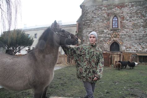 Żywa szopka w Chęcinach pod Kielcami przyciąga mieszkańców całego