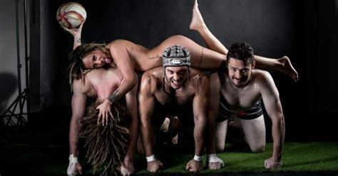 Rugby Amateur le Massif Central dévoile son calendrier en compagnie d actrices X Photos