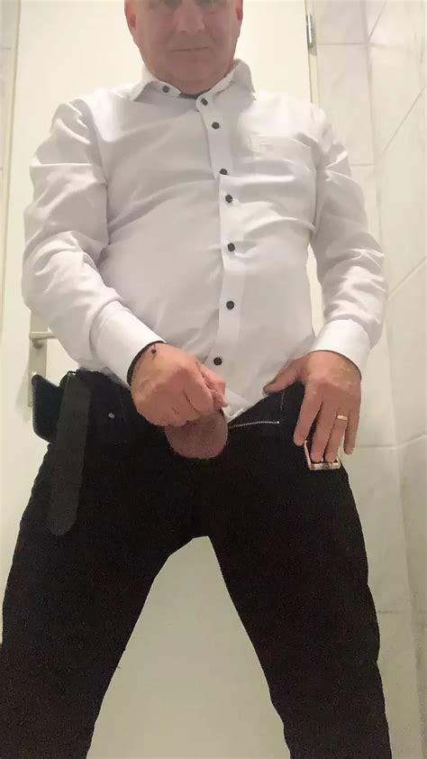 Undress Gay Amateur Amateur Porn Feat Thomasthurgau By Faphouse Xhamster