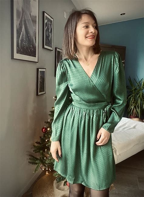 Lixa Robe Satin Vert Sapin Cache Coeur