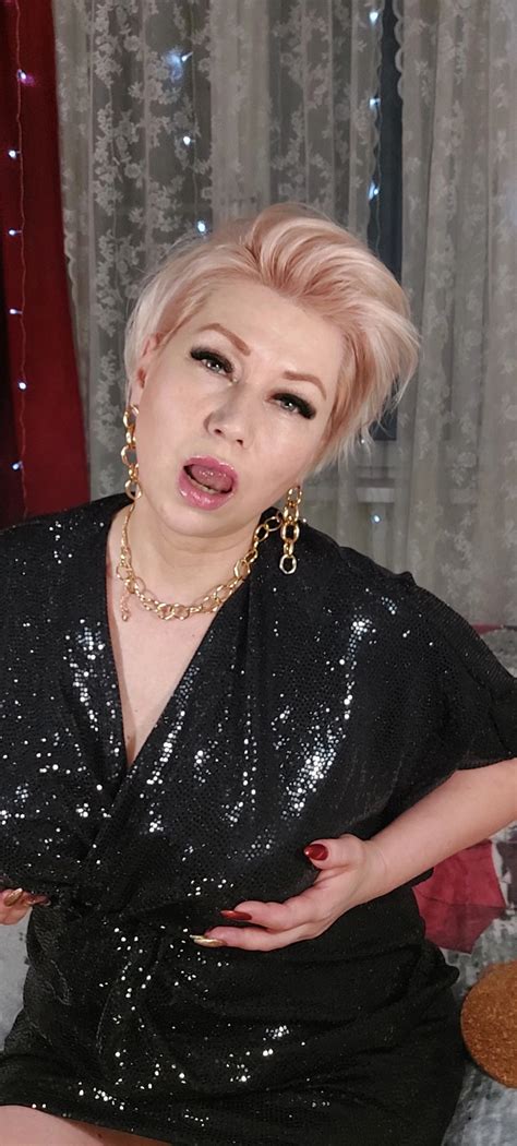 Mature Bitch Aimee Hot MILF Likes To Posing 32 Nude Pics XHamster