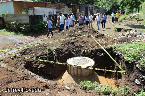 Supervisan obras de drenaje sanitario en el barrio Vista Xolotlán