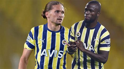 Fenerbahçe den çifte imza Enner Valencia ve Miguel Crespo da işlem tamam