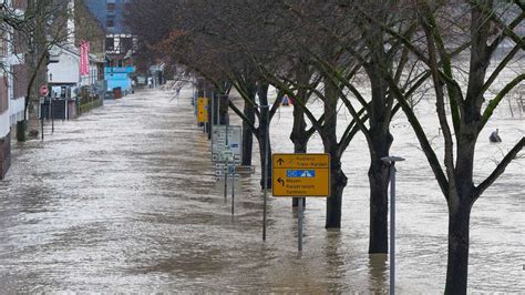 Dringende Hochwasser Warnung Regen Und Tauwetter Lassen Pegel Vor