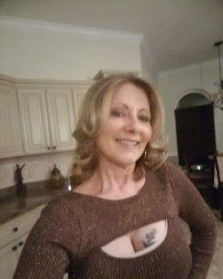 Mature Cleavage Porn Pictures Xxx Photos Sex Images Page Pictoa