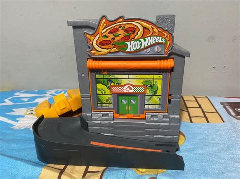 Hot Wheels City Downtown Pizza Toss Hobbies Toys Toys Games On Carousell