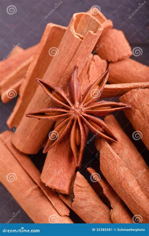 Cinnamon And Star Anise Stock Image Image Of Ingredient 32385581