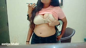 La cuñada llamó al chico a su casa para follársela y se la folló xxx soniya bhabi XVIDEOS