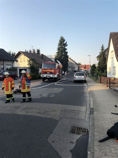 Brand Wohngeb Ude Feuerwehr Malsch Retten L Schen Bergen Sch Tzen