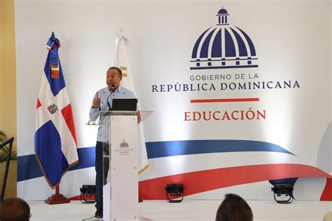 Minerd inaugura escuela básica en Independencia con inversión de más de