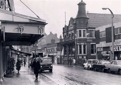 Look Nostalgic Look At Nuneaton Town Centre Coventrylive