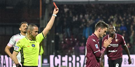 Salernitana Juve La Moviola Guida E I Dubbi Sul Doppio Giallo A Maggiore