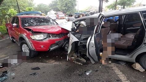 Kecelakaan Maut Pukul 06 20 Wib 2 Orang Tewas Mobil Avanza Masuk