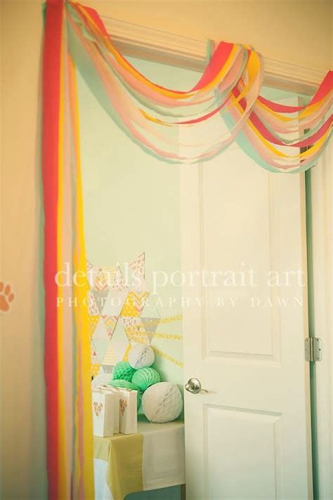 Ways To Decorate With Crepe Streamers Leadersrooms