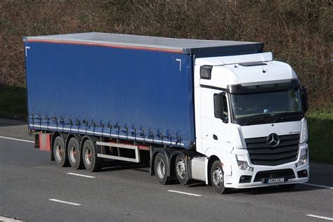 KM15GEJ Mercedes Actros 2545 M4 Downend Bristol 23 1 201 Flickr