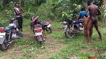 La bicicleta me folló una tras otra hasta que me corro XVIDEOS