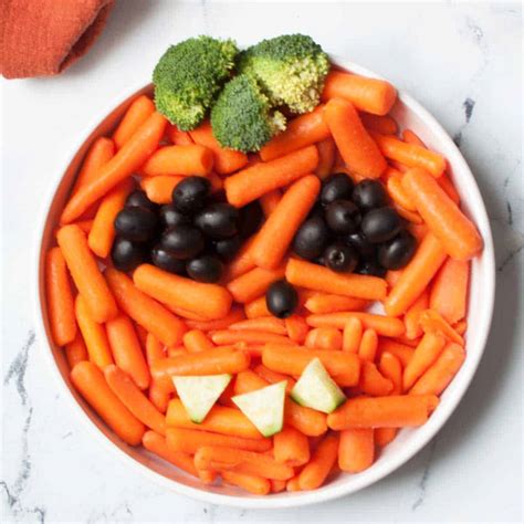 Easy Halloween Veggie Tray | Two Pink Peonies