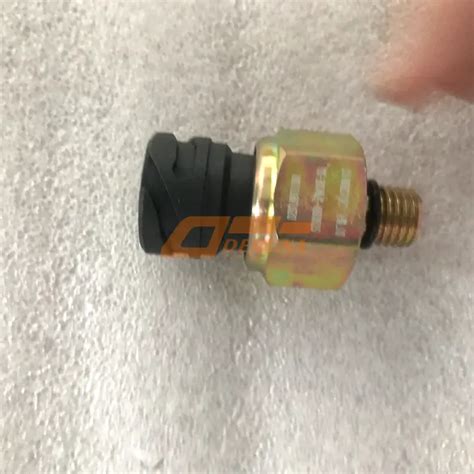 Sinotruk Howo A7 Truck Parts- VG1500090051 Oil Pressure Sensor E2 ...