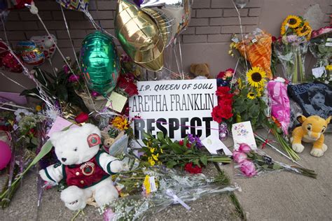 L Glise Du P Re D Aretha Franklin Remplie Pour Rendre Hommage La