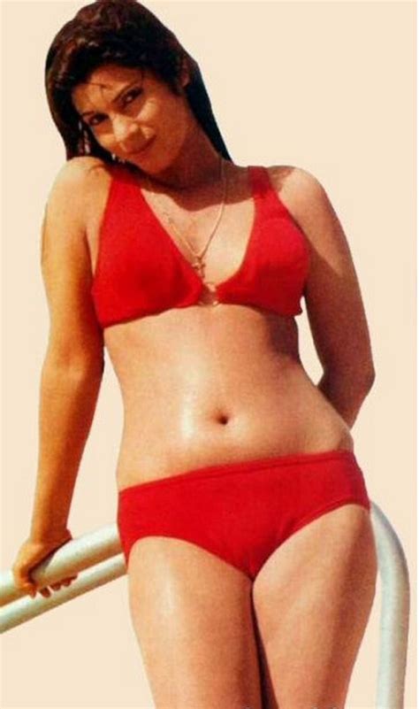 Dimple Kapadia Bikini Picture Latest Bollywood Bikini Bikinis