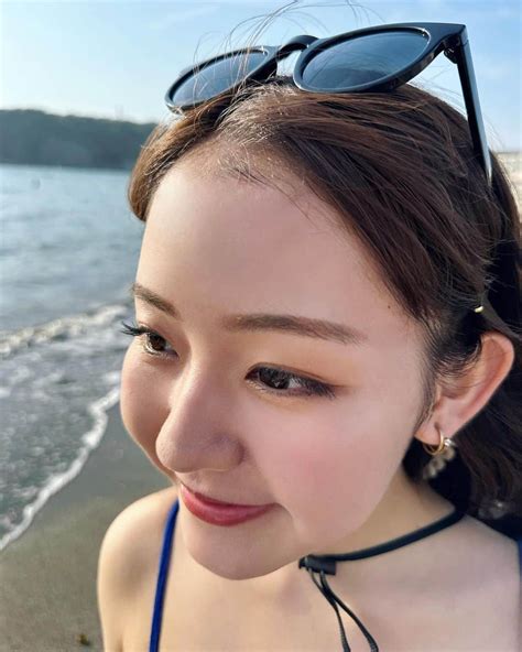 河野まひるさんのインスタグラム写真 河野まひるinstagram「映える写真いっぱい撮れたぜひ壁紙に使ってね💙💙 2枚目どあっぷ過ぎる