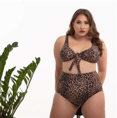 Comprar Biquíni Plus Size Laço Bojo Removível e Calcinha Cintura