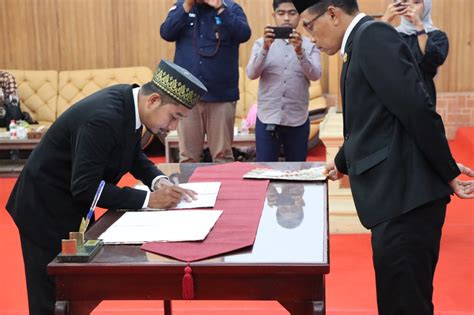 Rapat Paripurna Istimewa Peresmian Pengucapan Sumpah PAW Anggota DPRD