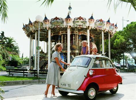 Video: Classic BMW Isetta gets modern-day review