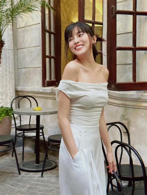 Cao Thái Hà diện bikini nóng bỏng thả dáng Đường cong chuẩn từng cm visual ngày càng nức nở