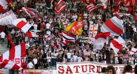 Chants homophobes la tribune Piantoni de l AS Nancy Lorraine fermée