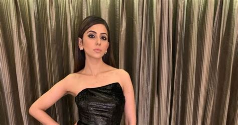 DESI ACTRESS PICTURES Actress Rakul Preet Singh Hot Photos Stills Images Desipixer