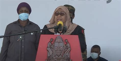 Live Rais Samia Akiweka Jiwe La Msingi Katika Ujenzi Wa Mradi Wa Maji