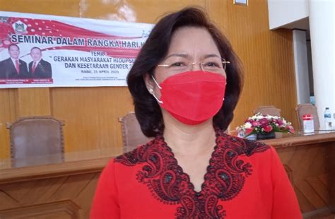 Drg Jeandarc Senduk Karundeng Ajak Perempuan Tomohon Jadi Kartini