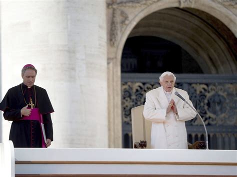 El Secretario Personal De Benedicto Xvi Revel Que Francisco Le Caus