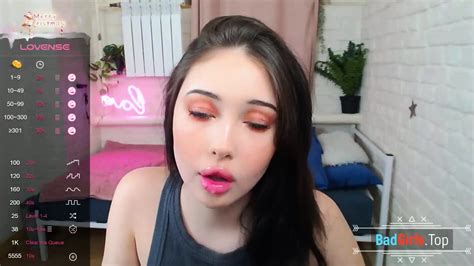 Very Pretty Face Skinny Petite Teen Babe Solo Tease On Cam