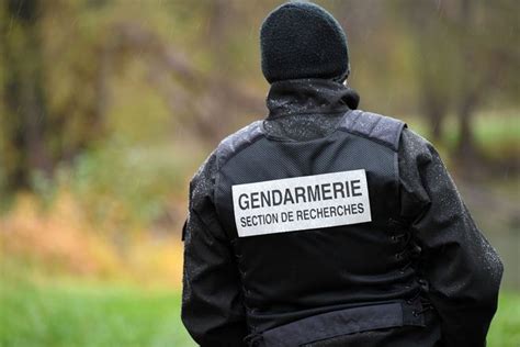 Un Homme Poignardé à Mort En Pleine Rue Dans Un Village Près De