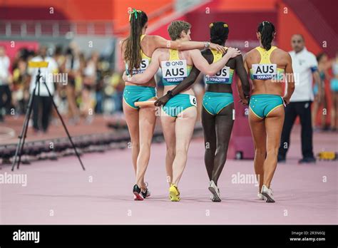 Australian Girl Team The X M Relay At The World Athletics